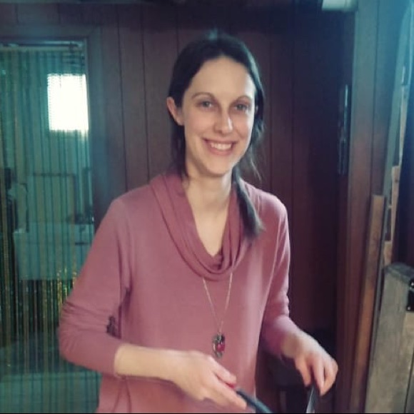 Meet your Posher, Sarah - Picture 1 of 1